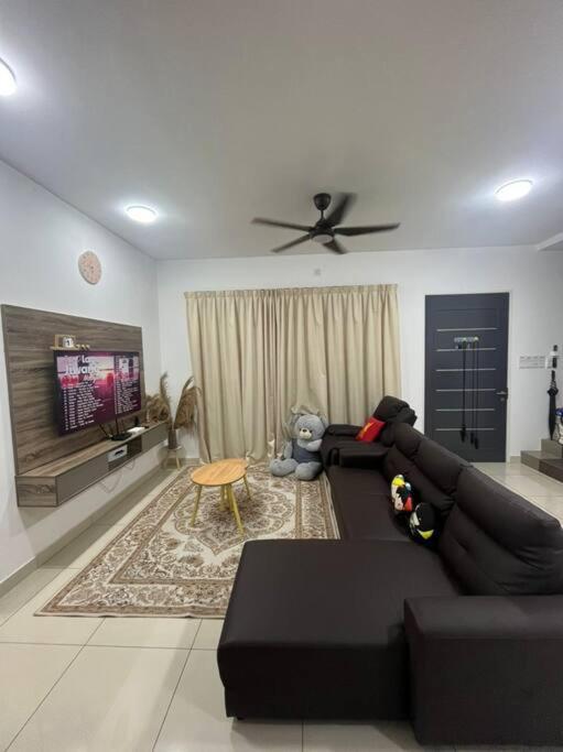 Hadeerna Homestay - Double Storey Terrace Chemor Ngoại thất bức ảnh